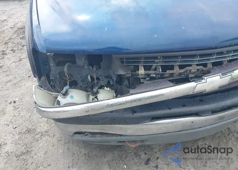 2000 Chevrolet Silverado 1500 from USA, damaged, VIN 1GCEC14V6YZ346912